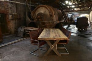 Industrieële eiken tafel van Room108