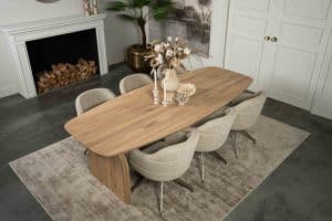 De Deens ovale eettafel Montpellier met ovale houten poot van Room108.