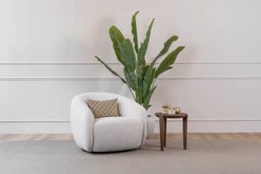 De Lenny draaifauteuil draait moeiteloos met je mee en is verkrijgbaar in de mooiste neutrale stoffen.