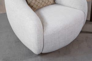 De Lenny draaifauteuil draait moeiteloos met je mee en is verkrijgbaar in de mooiste neutrale stoffen.