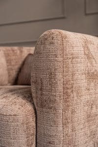 Emanuelle Twist est un fauteuil pivotant offrant un confort d'assise optimal.