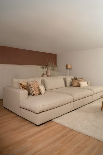 Charis - hoekbank victoria, loungebank adele curve en annabelle triple lazy.