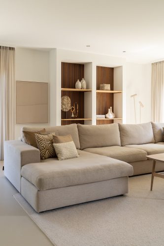 Charis - hoekbank victoria, loungebank adele curve en annabelle triple lazy.